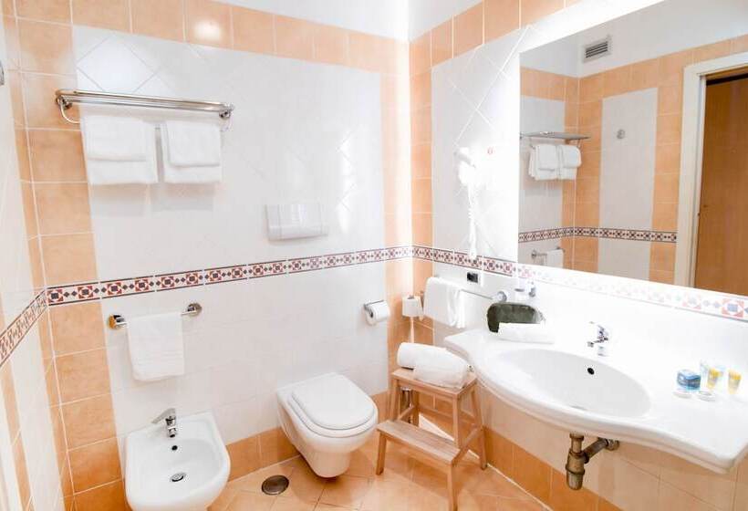 Семейный Номер, Rivage