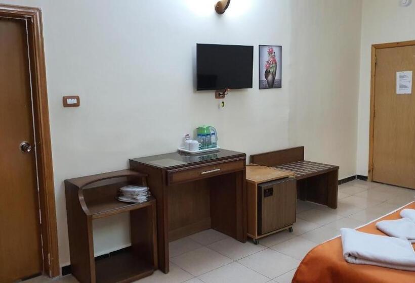 اتاق استاندارد سه نفره, Sunset