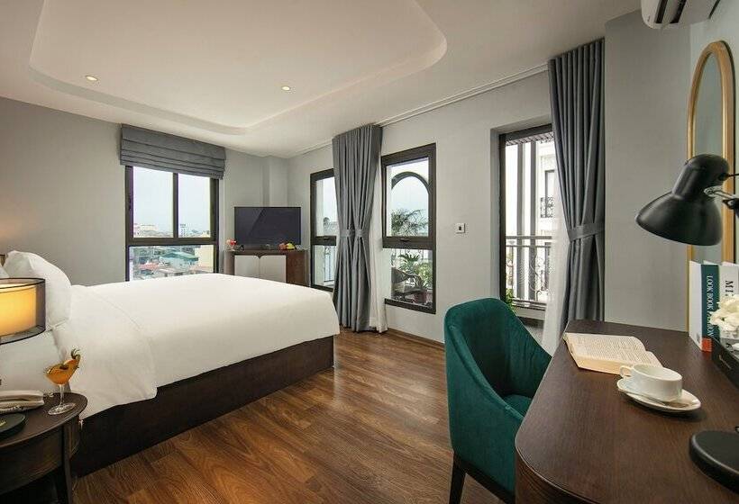 Executive Room, May De Ville Lakeside