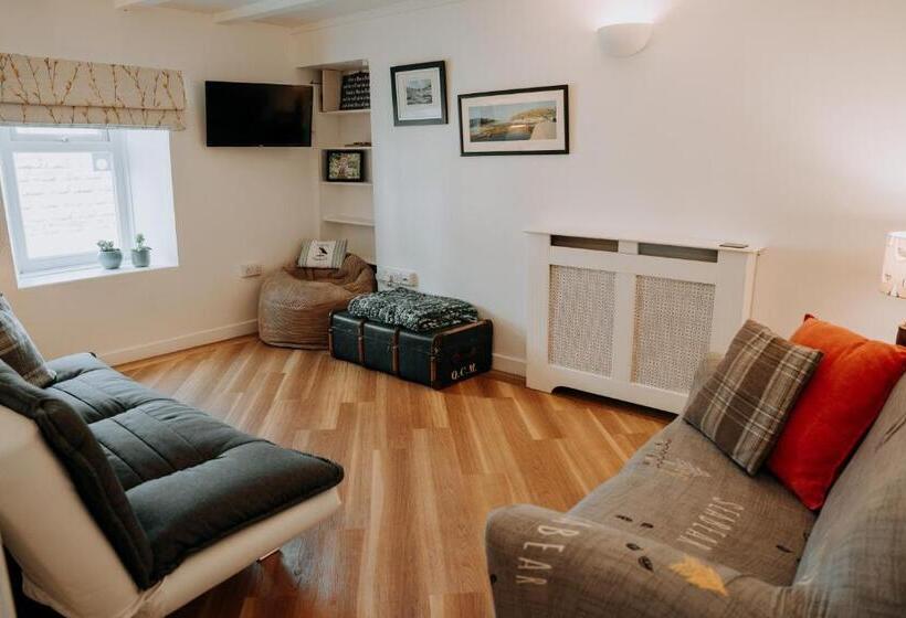 3间卧室的房子, Hamilton Lodge   Cottage Sleeps 8