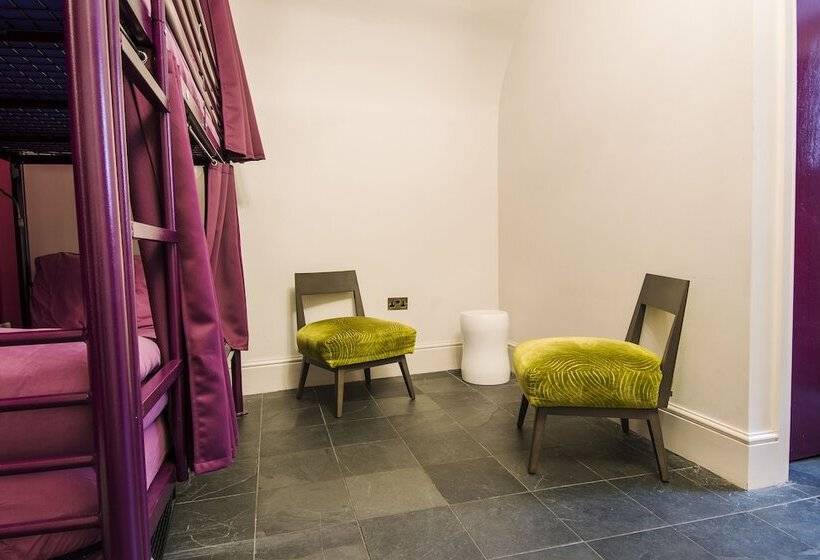 Кровать в Многоместном Номере с Общей Ванной, Safestay York Micklegate