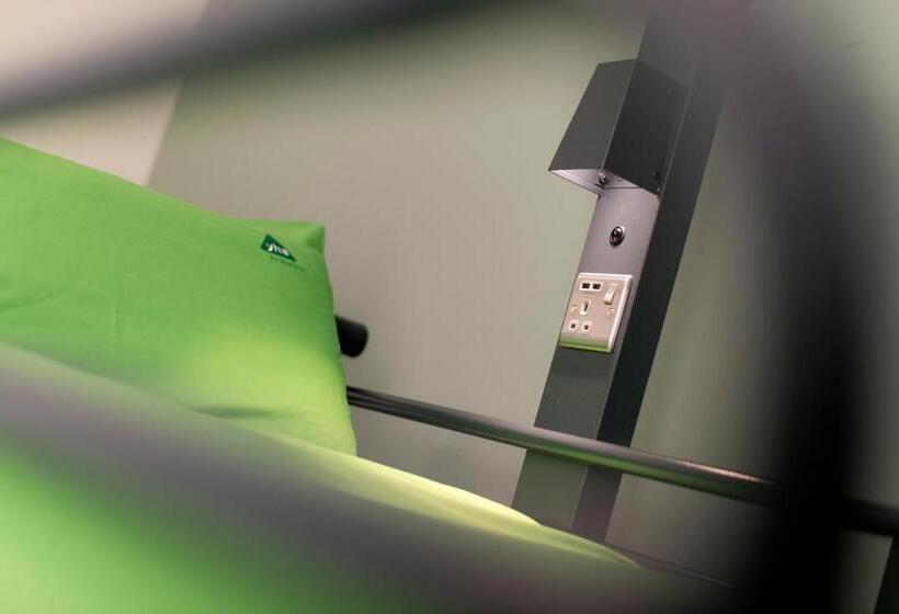 חדר סטנדרט לשלושה עם חדר אמבטיה משוף, Yha Keswick