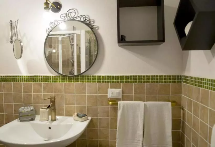 اتاق استاندارد چهار تخته, B&b Sabir