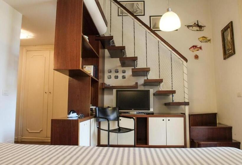 Quarto Triplo Estandar, B&b Villa Ocsia