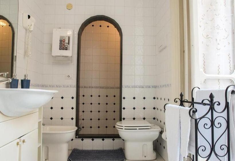 חדר סטנדרט לשלושה, B&b Villa Ocsia