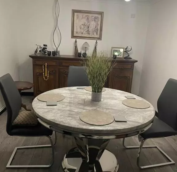 Standard Yhden Hengen Huone, Da Vinci Guest House & Guest Parking