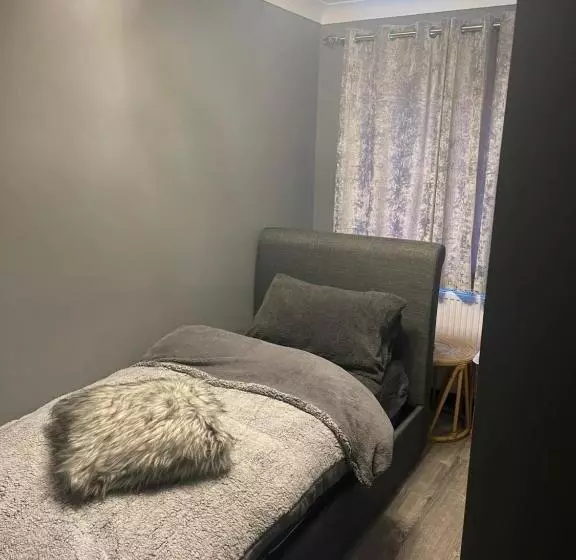 Basic Yhden Hengen Huone, Da Vinci Guest House & Guest Parking