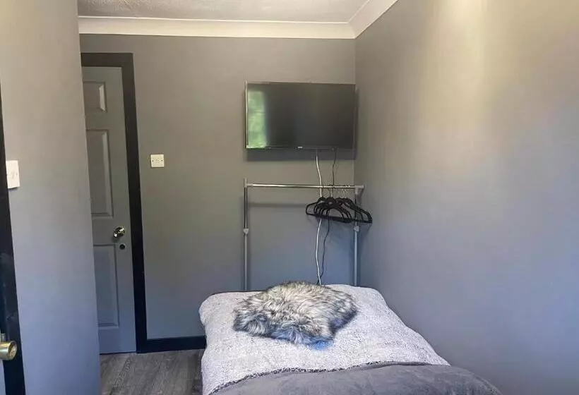 Basic Yhden Hengen Huone, Da Vinci Guest House & Guest Parking