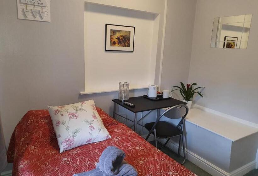 חדר סטנדרד יחיד חדר אמבטיה משותף, Stansted Lodge Elsenham