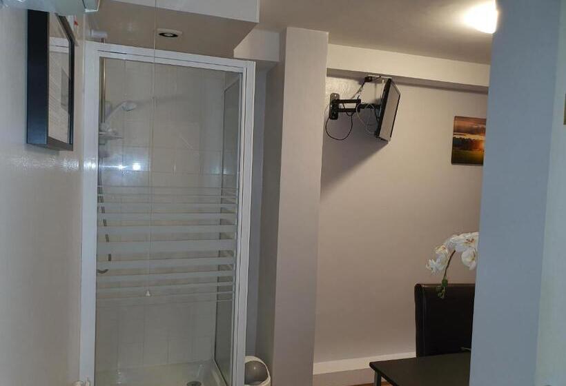 اتاق استاندارد یک تخته با سرویس بهداشتی مشترک, Stansted Lodge Elsenham