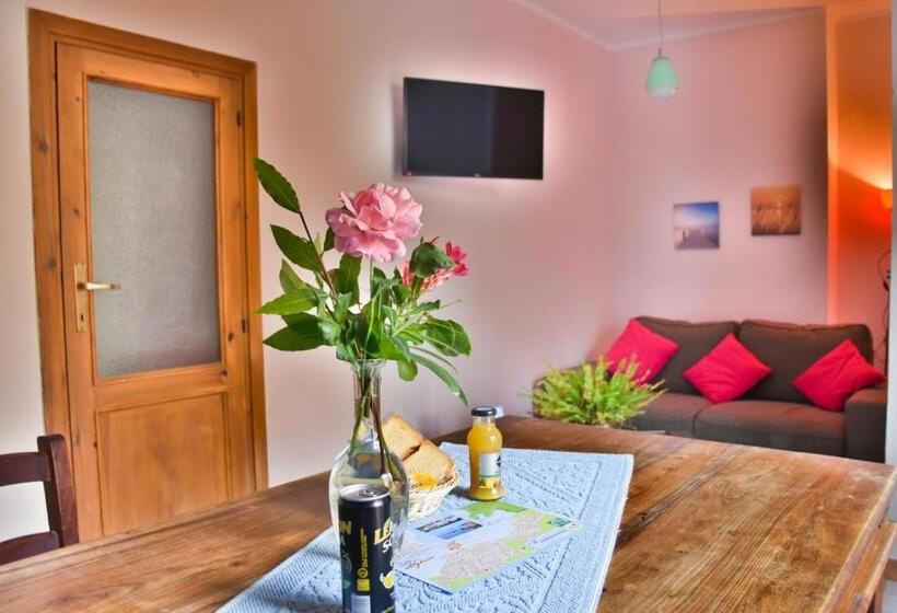 דירת שני חדרים, Flowery Inn Villa