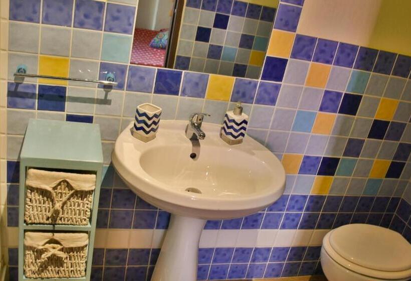 דירת חדר, Flowery Inn Villa