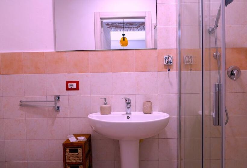 דירת חדר סופריור, Flowery Inn Villa