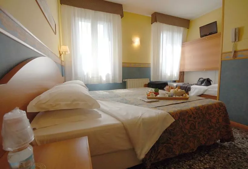اتاق استاندارد سه نفره, Antica Villa Graziella Venice   Atika & Atif