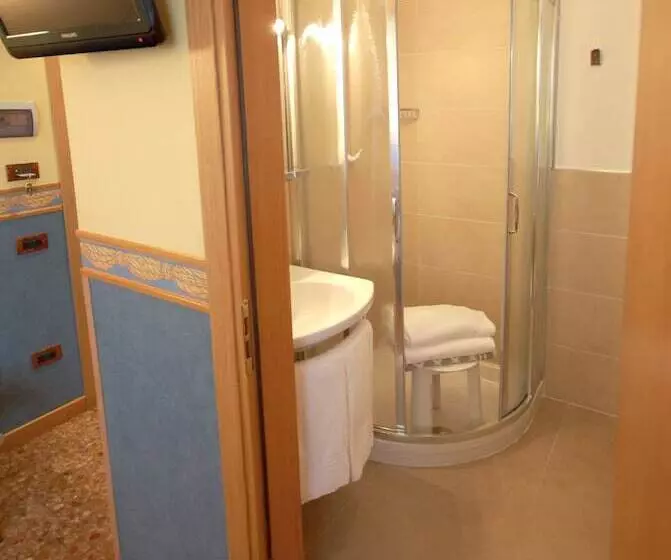 اتاق استاندارد سه نفره, Antica Villa Graziella Venice   Atika & Atif