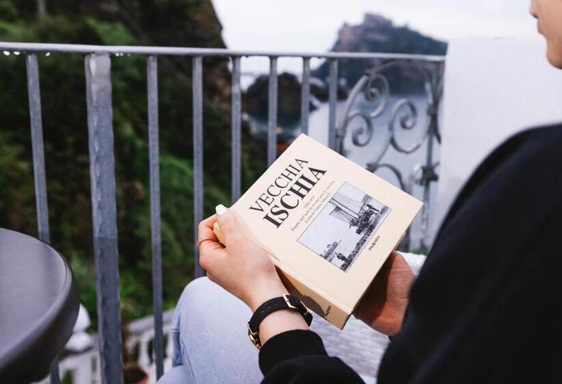 غرفة قياسية مطلّة علي البحر, Da Maria