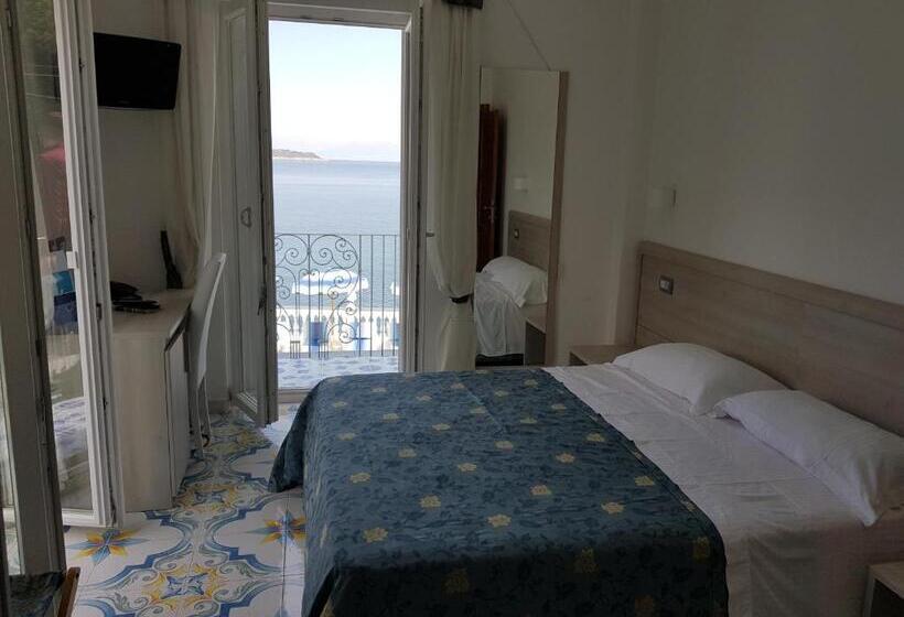 غرفة سوبيريور مطلّة علي البحر, Da Maria