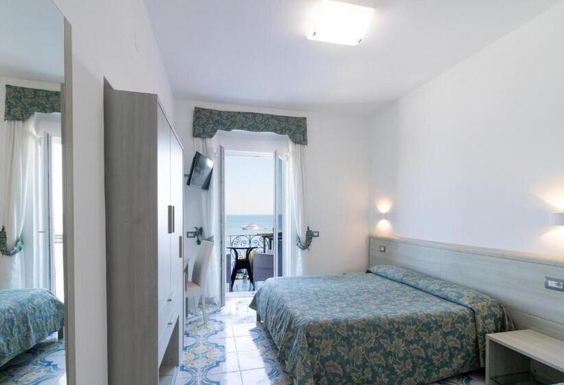 غرفة سوبيريور مطلّة علي البحر, Da Maria