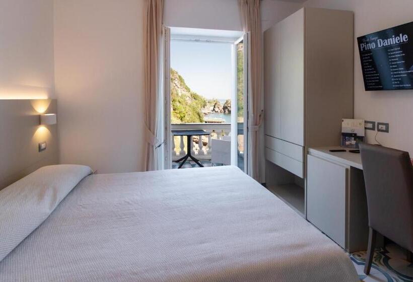 غرفة سوبيريور مطلّة علي البحر, Da Maria