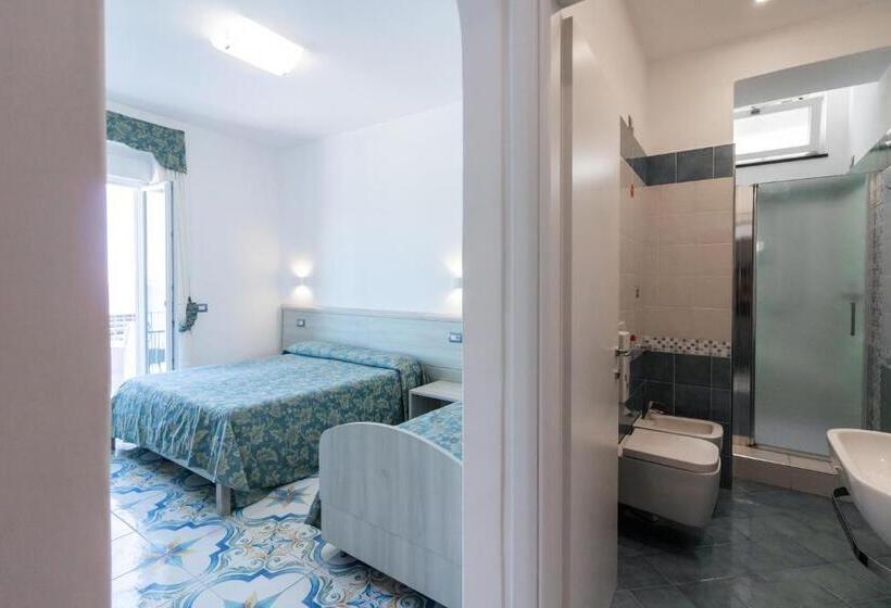 غرفة سوبيريور مطلّة علي البحر, Da Maria