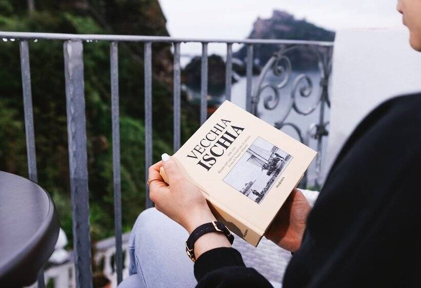 غرفة قياسية مطلّة علي البحر, Da Maria