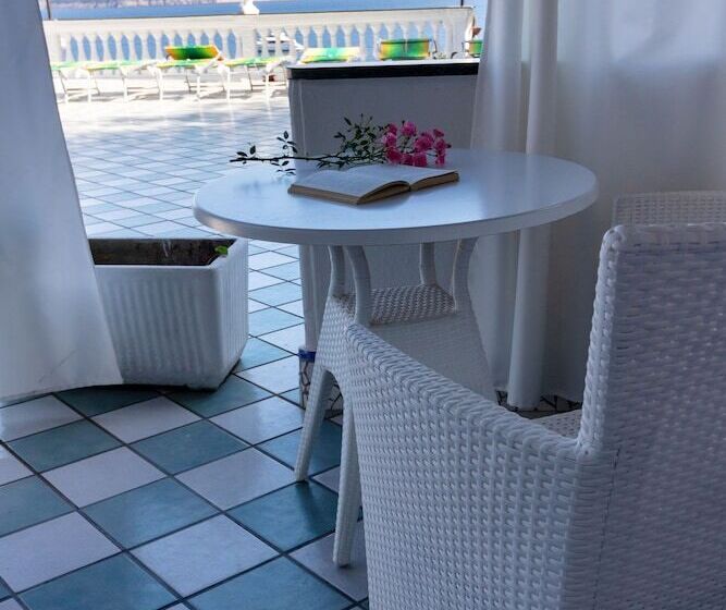 غرفة كومفورت, Da Maria