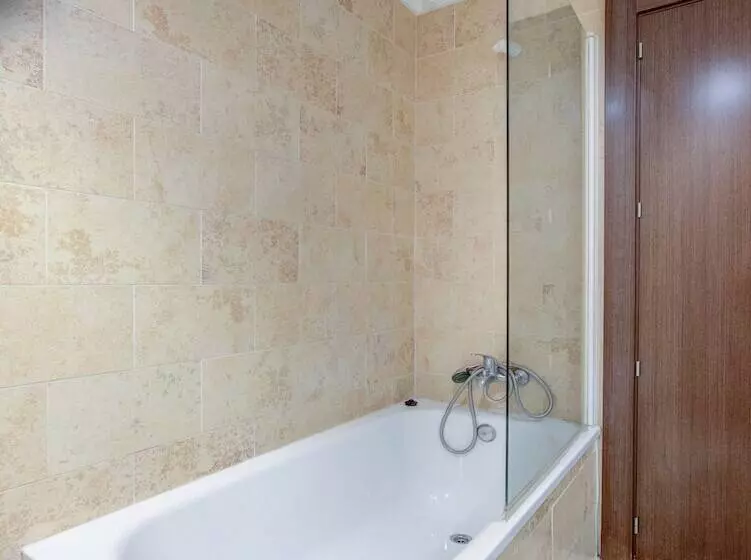 Standardzimmer, El Mesón