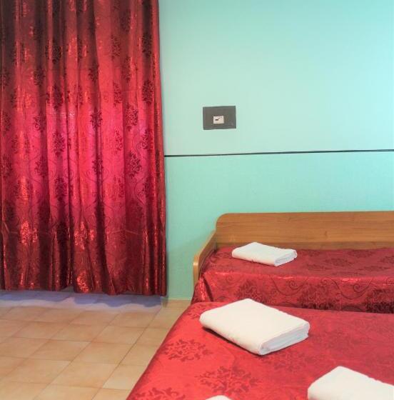 חדר סטנדרט לשלושה, Eurorooms