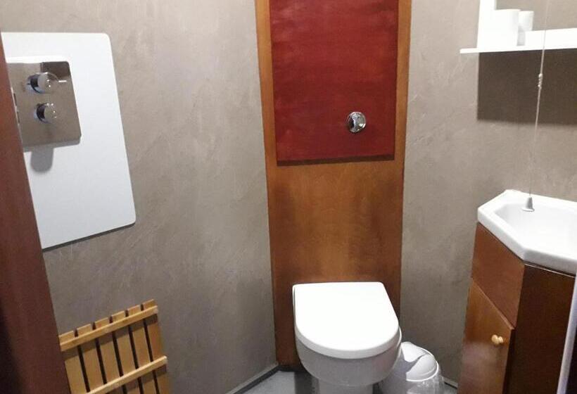 スタンダードルーム, Ossians