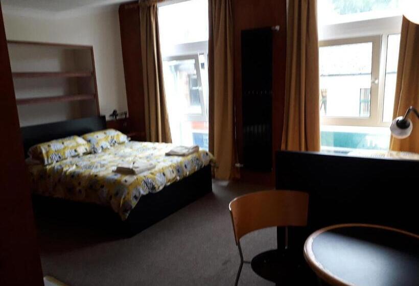 ファミリールーム, Ossians