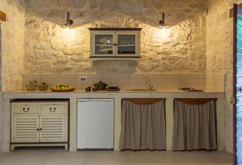 استودیوی سوپریور, Paliokaliva Apartments And Villas