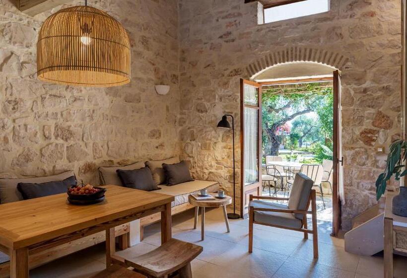 استودیوی سوپریور, Paliokaliva Apartments And Villas