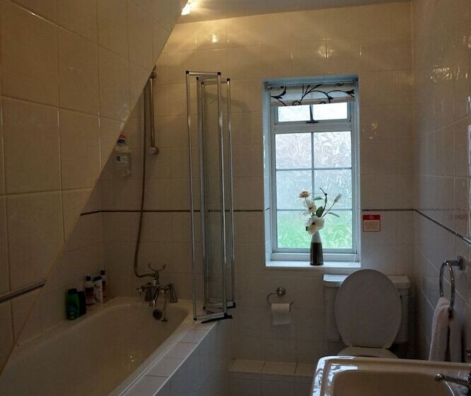 标准单人间共用浴室, The Ridings Guest House