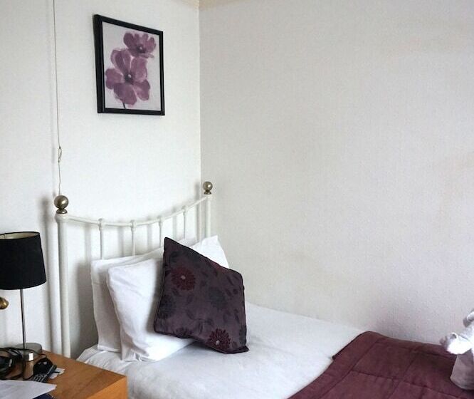 Номер Стандарт Индивидуальный Совместная Ванная, The Ridings Guest House