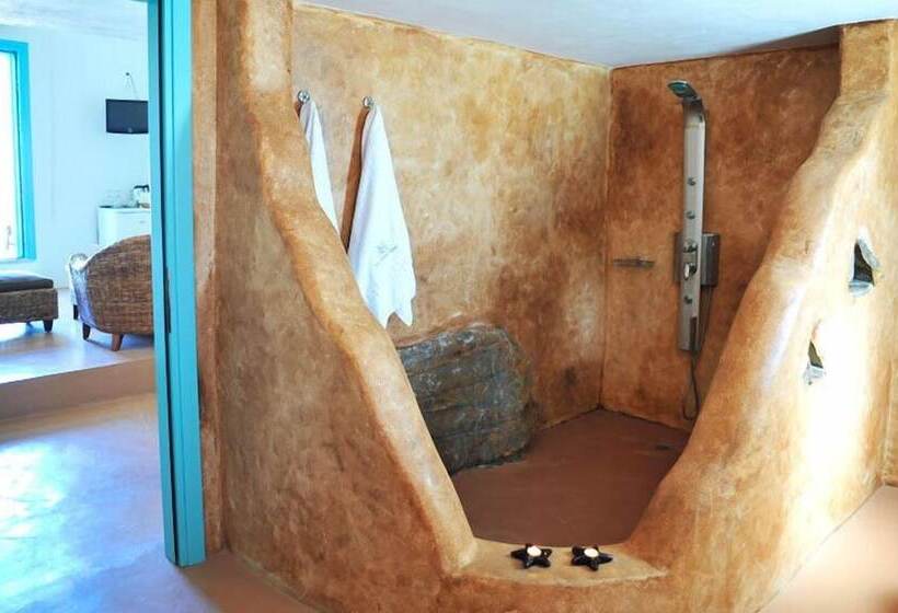 Полулюкс, Medusa Beach Resort & Suites