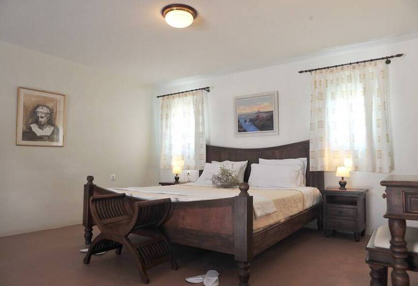 Полулюкс, Medusa Beach Resort & Suites