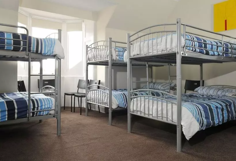 ルームシェアのワンベッド, The Hostel