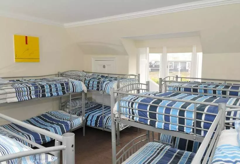 ルームシェアのワンベッド, The Hostel
