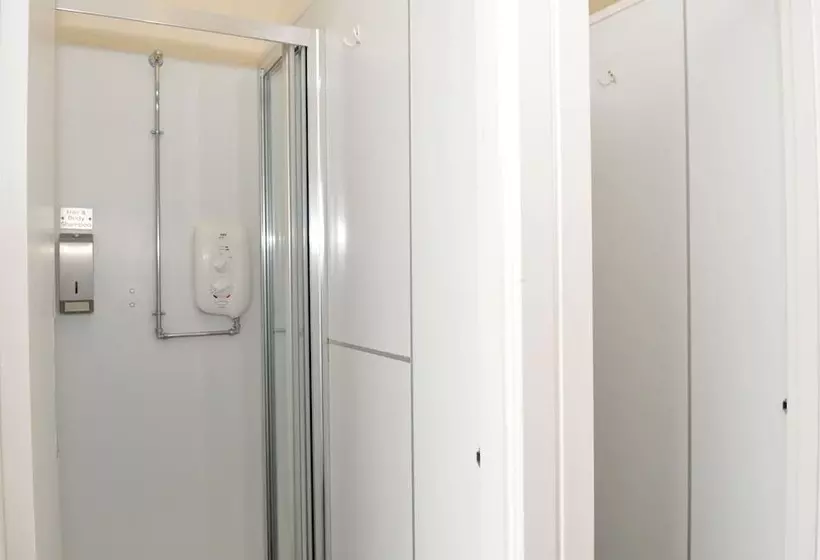 バス共有のスタンダードルーム, The Hostel