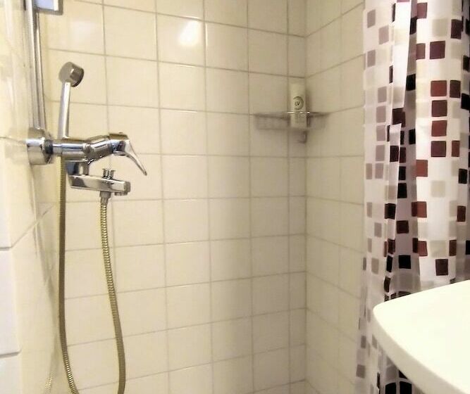 غرفة قياسية, Li Kerava