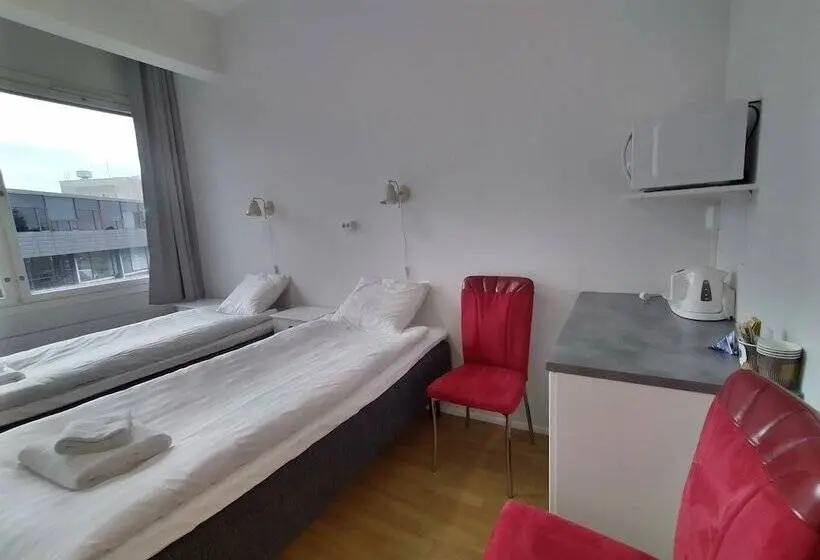スタンダード4人部屋, Li Kerava