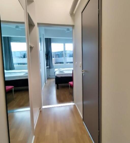 غرفة قياسية, Li Kerava