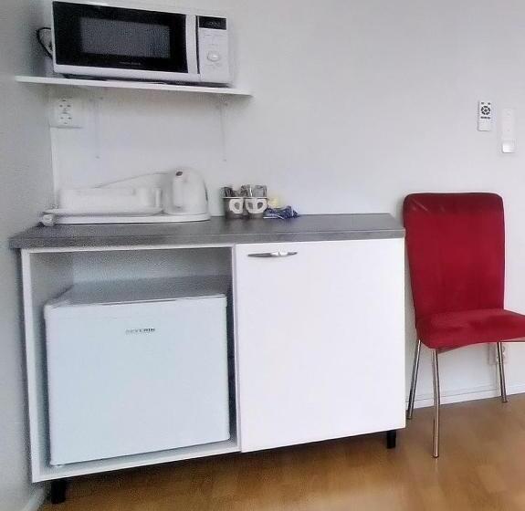 غرفة قياسية رباعية, Li Kerava