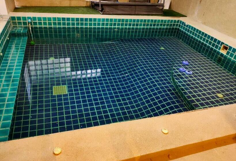 스탠다드 스튜디오 (테라스구비), Entropy Apartment