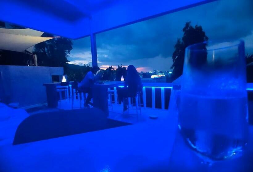 스탠다드 스튜디오 (테라스구비), Entropy Apartment