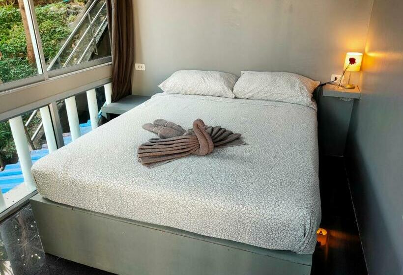 استودیو استاندارد با تراس, Entropy Apartment