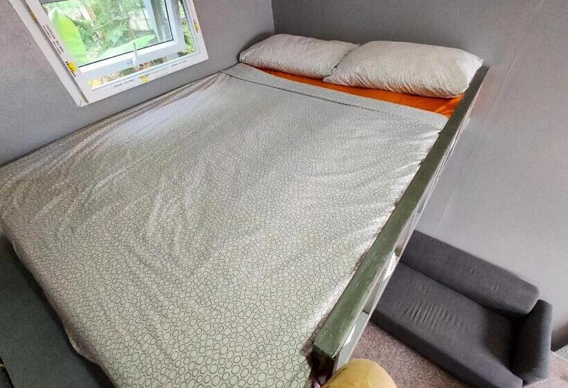 디럭스 스튜디오, Entropy Apartment