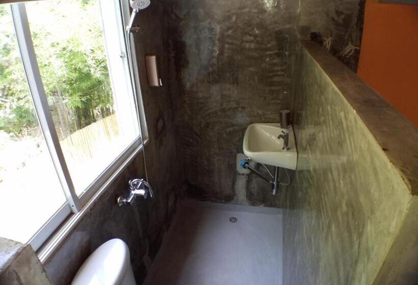 디럭스 스튜디오, Entropy Apartment