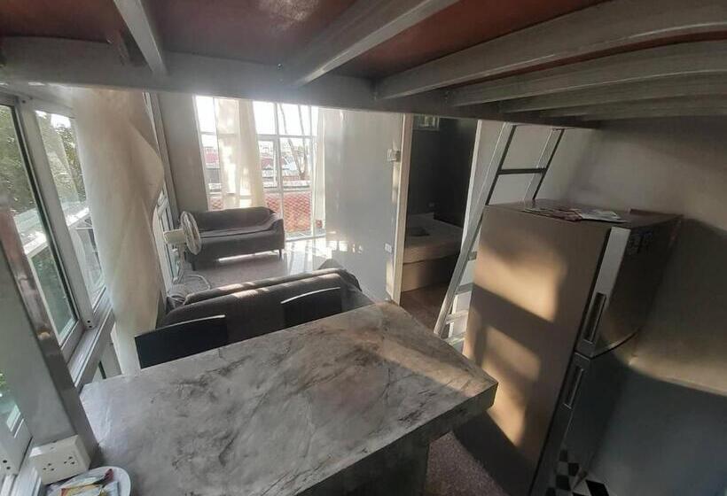 침실 1개 테라스 아파트, Entropy Apartment