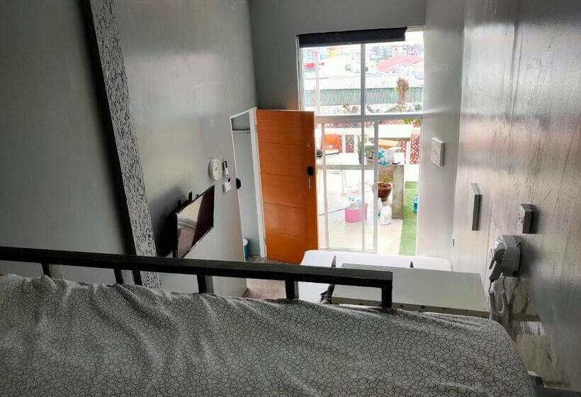 디럭스 스튜디오, Entropy Apartment